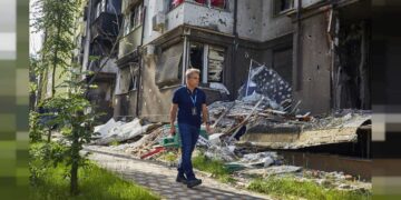 Ben Striller camina por las ruinas de Ucrania y narra un panorama perturbador