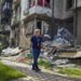 Ben Striller camina por las ruinas de Ucrania y narra un panorama perturbador