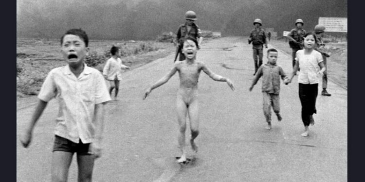 La icónica foto de ‘la niña del napalm’ en Vietnam cumple 50 años