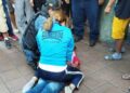 Campeona de MMA pone en su lugar a hombre que golpeaba a su pareja