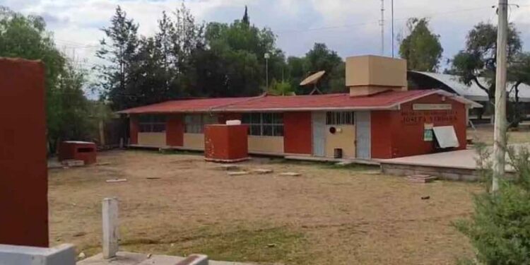 Por prenderle fuego a su compañero, vinculan a proceso a dos alumnos de secundaria en Querétaro