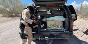 Ejército asegura metanfetamina, marihuana y armas en Sonora