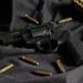 Niño de 8 años encuentra la pistola de su papá y por accidente mata a bebé y hiere a niña en EE.UU