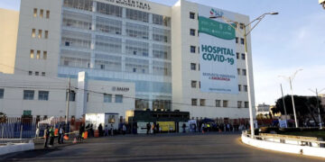 Realizan por primera vez  cirugía fetal intrauterina de fotocoagulación láser de vasos placentarios anómalos en SLP