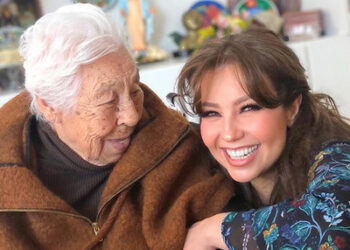 De esta manera Thalía se despidió de su abuelita, doña Eva Mange