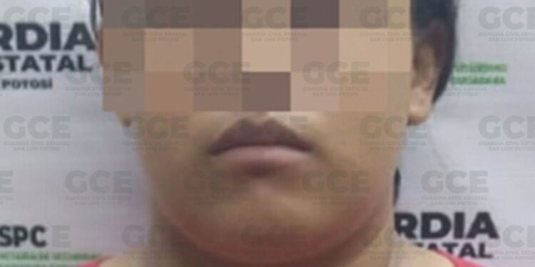 Mujer es detenida por posesión de 300 pastillas psicotrópicas