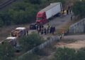 Identifican a 22 mexicanos entre los 50 migrantes encontrados muertos dentro de un tráiler en Texas