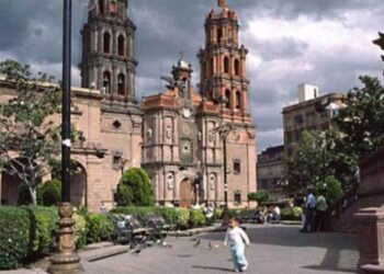Día mayormente nublado para SLP