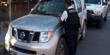 Guardia Civil Estatal detiene a hombre por conducir un vehículo con placas sobrepuestas