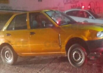 Aprehenden a dos sujetos por presunto robo de vehículos en colonia Las Flores