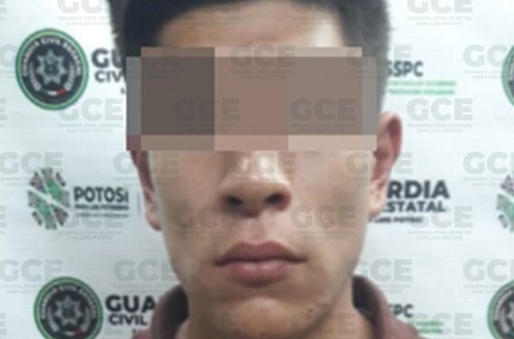 Detienen a hombre que caminaba con un cuchillo en el Barrio de Tequisquiapan