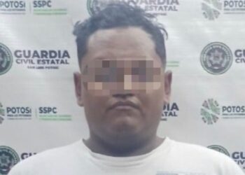 Arrestan a carterista de transporte urbano en Av. Carranza