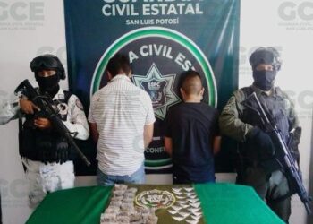 Detienen a presuntos integrantes de una organización delictiva con 38 dosis de droga en Cd. Valles