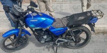 Detienen a hombre por presunta posesión de una motocicleta con reporte de robo