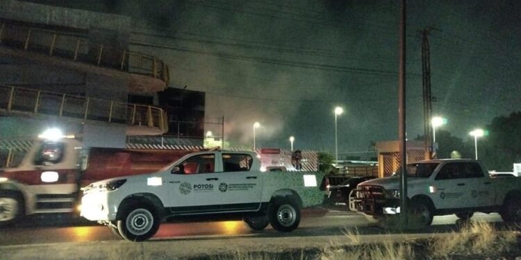 Se registró incendio en empresa de la Zona Industrial durante la madrugada