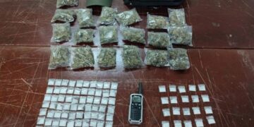 Detienen a dos hombres con 124 dosis de droga en la colonia El paseo