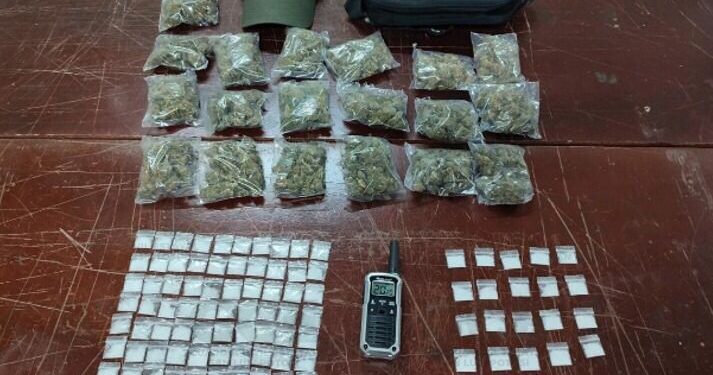 Detienen a dos hombres con 124 dosis de droga en la colonia El paseo