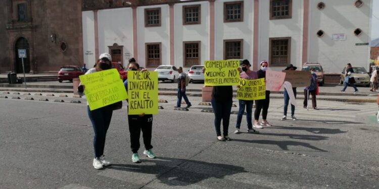 Vecinos de Himno Nacional se manifestaron en contra de la rehabilitación de la Avenida