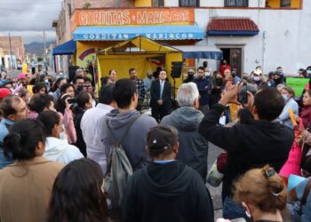 Se acordó con colectivos sociales y vecinos del Barrio de San Juan de Guadalupe, reabrir la circulación vial de la avenida Himno Nacional