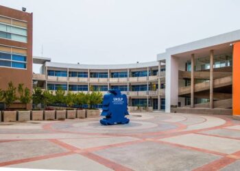 UASLP avala la entrega de tarjetas de transporte gratuito para estudiantes