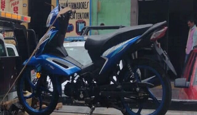 Sujeto es detenido por posesión de una moto robada y dos réplicas de arma de fuego