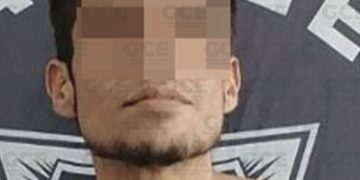 Hombre es detenido por golpear a su madre
