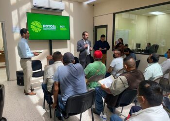 STC atiende demandas del gremio taxista de la Zona Huasteca