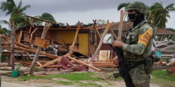 Suman 11 muertos y 21 desaparecidos por el paso del huracán en Oaxaca