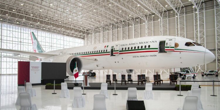 AMLO ofrece el avión presidencial al gobierno de Argentina