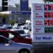 El precio de la gasolina en EE.UU llega a los 5 dólares por galón; es el precio más alto en 40 años
