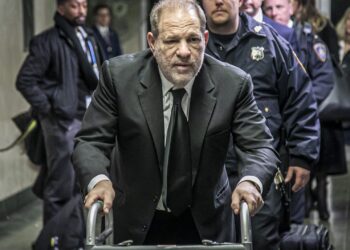 El ex productor de cine Harvey Weinstein enfrenta dos cargos más por abuso sexual