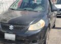 Arrestan a conductor por uso de placas sobrepuestas
