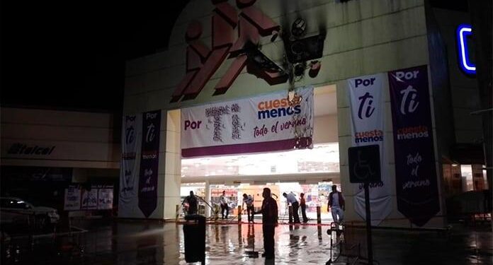 Centro Comercial de Ciudad Valles se incendió