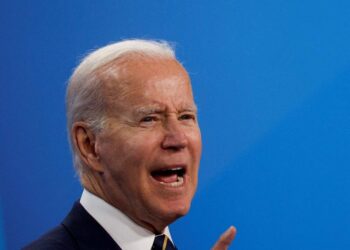 Biden advierte que mujeres que viajen a otro Estado para abortar podrían ser arrestadas