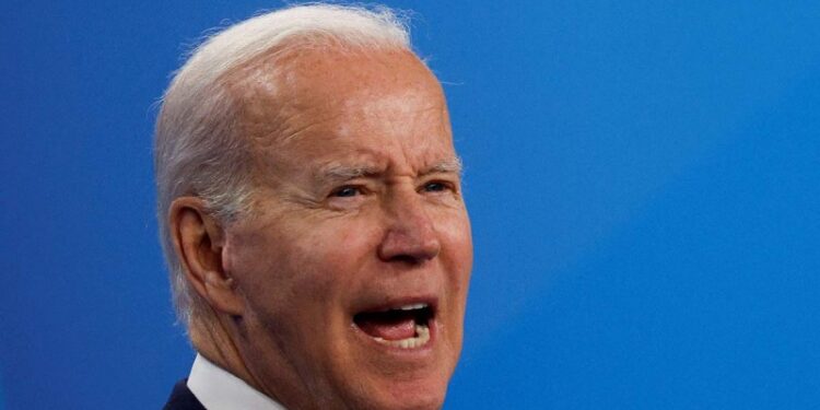 Biden advierte que mujeres que viajen a otro Estado para abortar podrían ser arrestadas