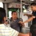 “Pónganse abusadas niñas”; pasajero golpea a sujeto por acosar a una señorita