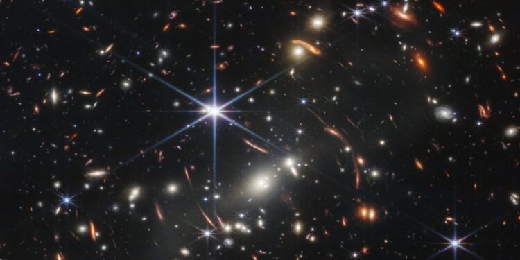 Telescopio James Webb capta imagen de primeras galaxias formadas tras el Big Bang