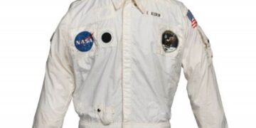 Subastarán chamarra del astronauta Buzz Aldrin usada en viaje a la Luna