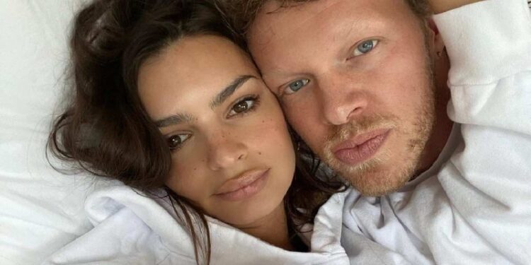 Emily Ratajkowski se separa de Sebastian Bear-McClard