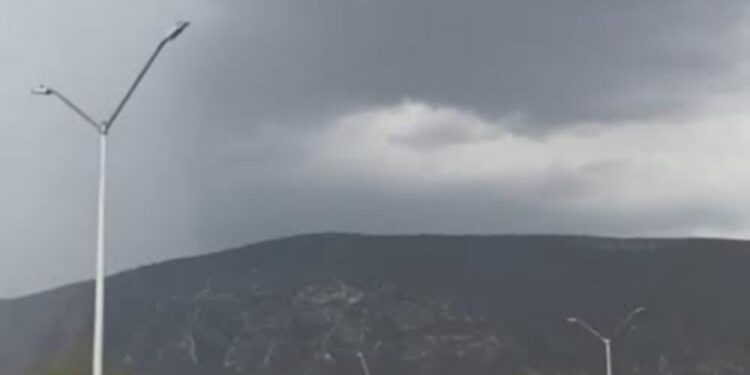 Por fin llueve en Monterrey en medio de la intensa sequía