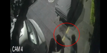 Hombre agredió con un ladrillo a una pareja de mujeres que se besaban