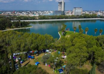 Día parcialmente nublado pero caluroso en la capital potosina
