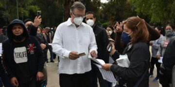 Marcelo Ebrard se afilia a Morena y participa en elecciones internas