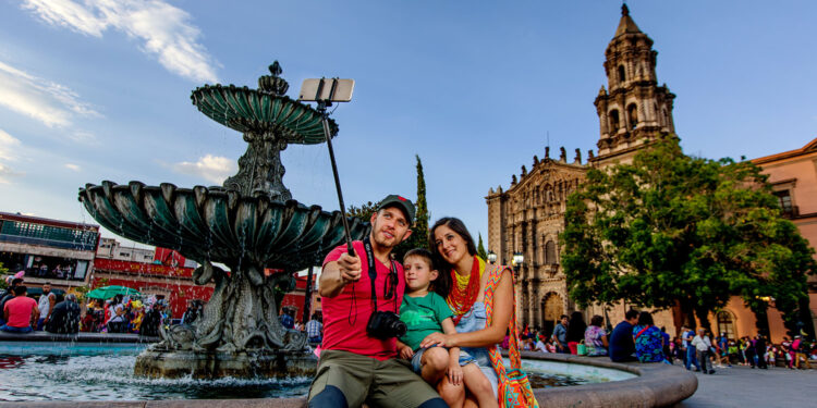 Domingo parcialmente nublado pero caluroso para SLP