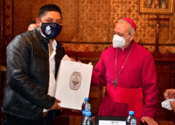 Ricardo Gallardo le da la bienvenida a nuevo Arzobispo de San Luis Potosí