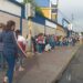 Largas filas para la vacunación de menores contra el Covid-19