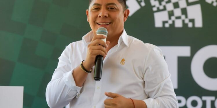 Ricardo Gallardo anuncia modernización de camino al aeropuerto con una inversión de 150 MDP