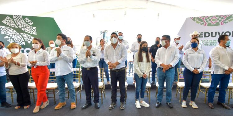 Ricardo Gallardo arrancó la construcción del bulevar metropolitano y anunció la modernización del camino a La Media Luna