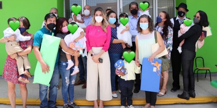 DIF concretó la adopción de siete niñas y niños que ahora estarán al resguardo de una familia