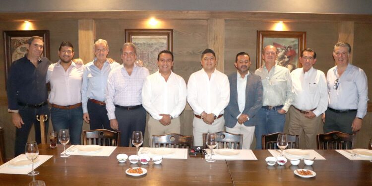 Ricardo Gallardo suma esfuerzos con el consejo Potosí por la competitividad